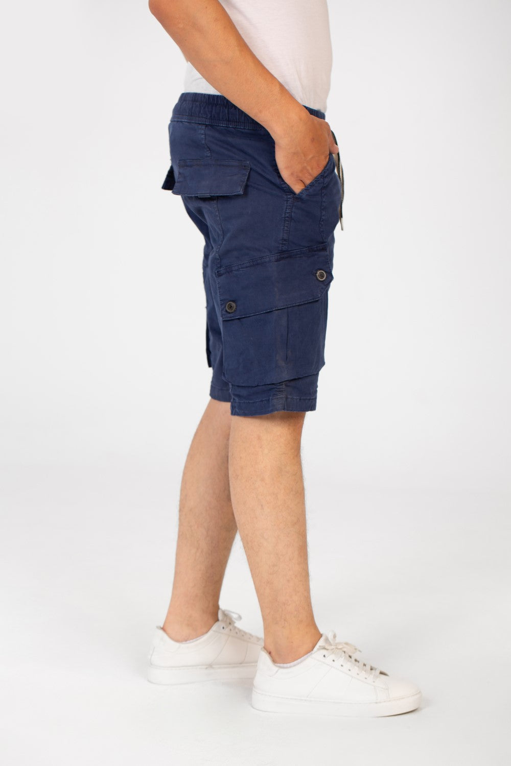 Men's Gabardine Short With Elastic Waistband And Pockets In High Quality Design