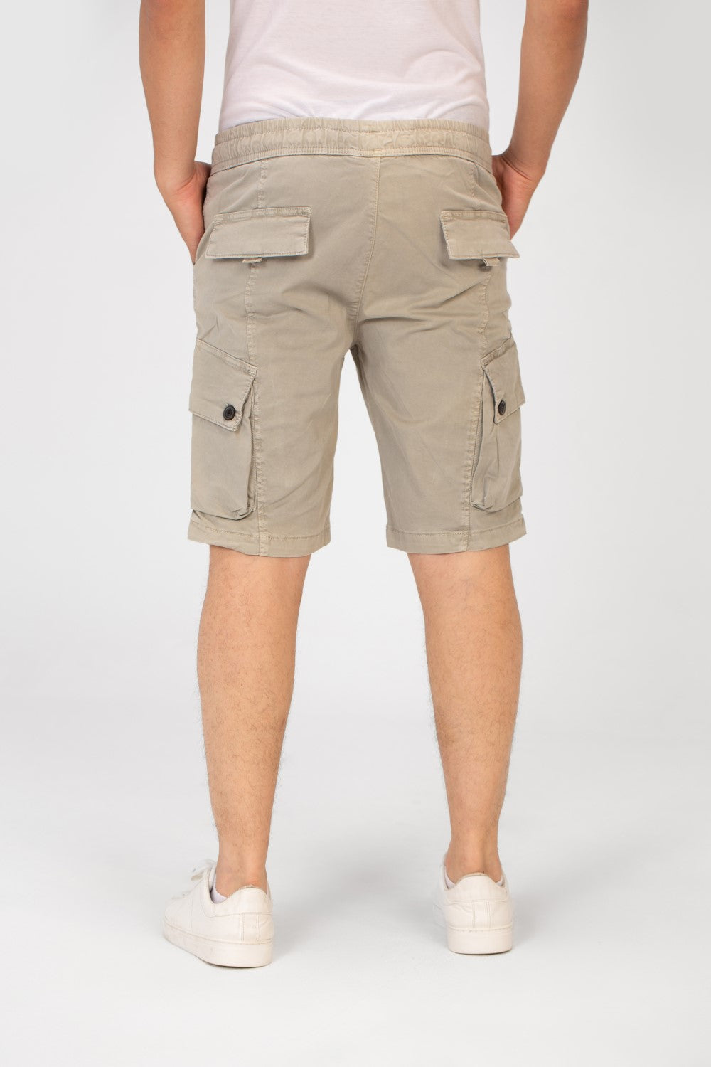 Men's Gabardine Short With Elastic Waistband And Pockets In High Quality Design