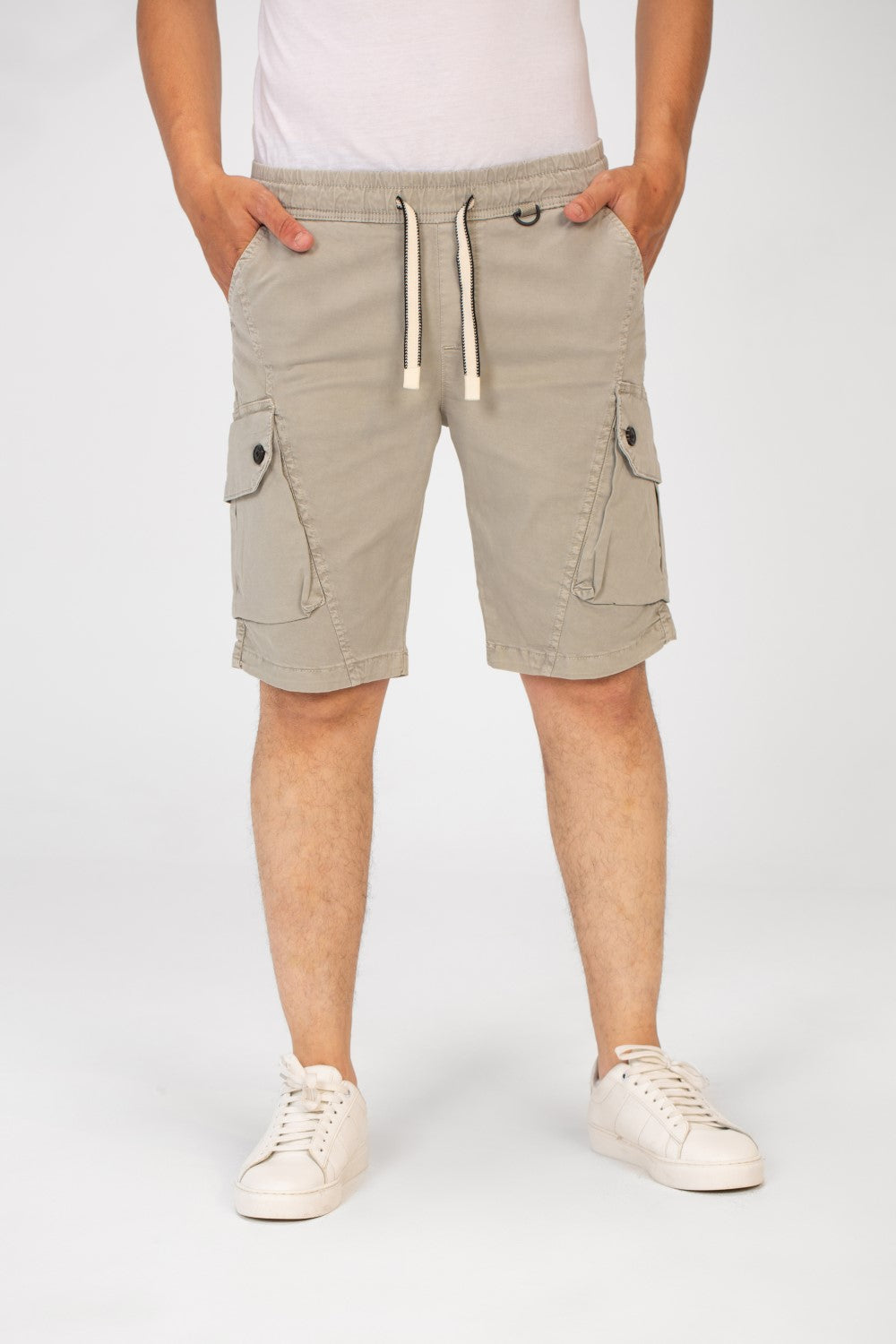 Men's Gabardine Short With Elastic Waistband And Pockets In High Quality Design