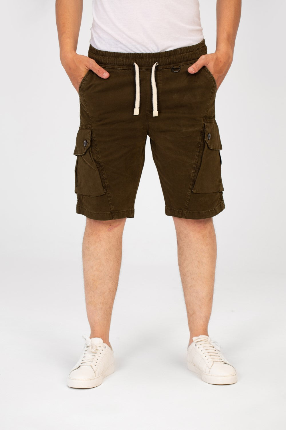 Men's Gabardine Short With Elastic Waistband And Pockets In High Quality Design