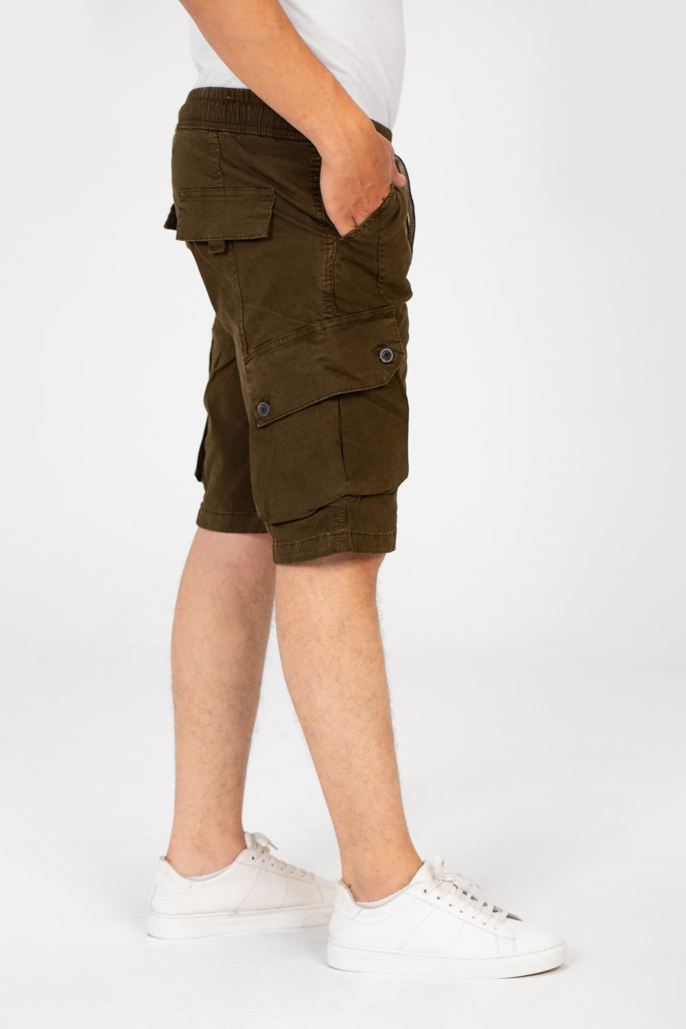 Men's Gabardine Short With Elastic Waistband And Pockets In High Quality Design