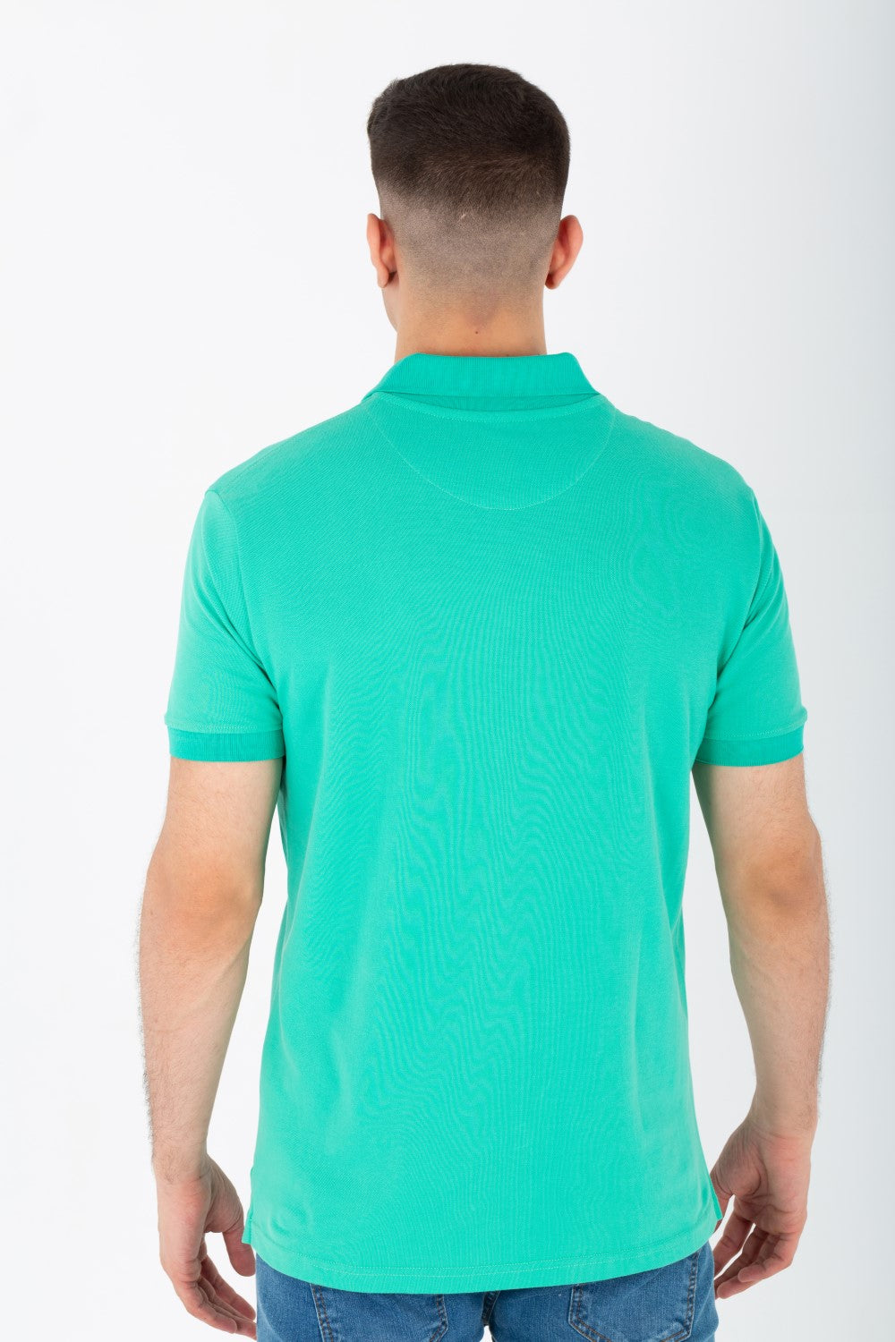 قميص بولو رجالي بقصة عادية مع ياقة وشارة Tomato