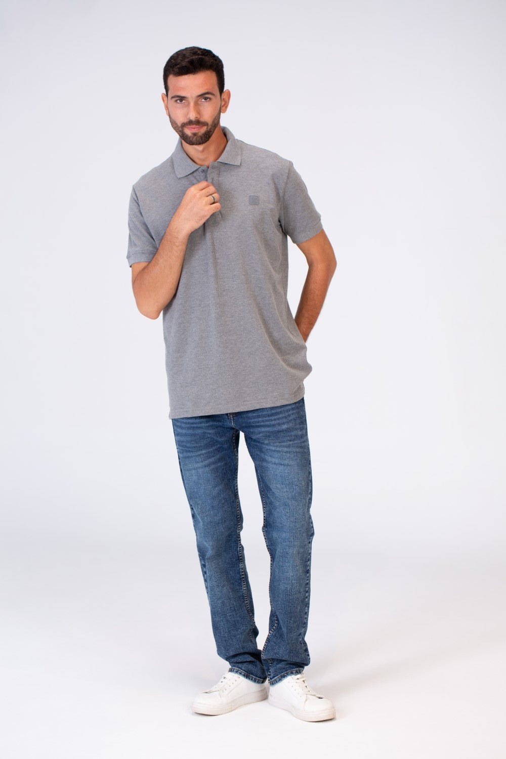 قميص بولو رجالي بقصة عادية مع ياقة وشارة Tomato