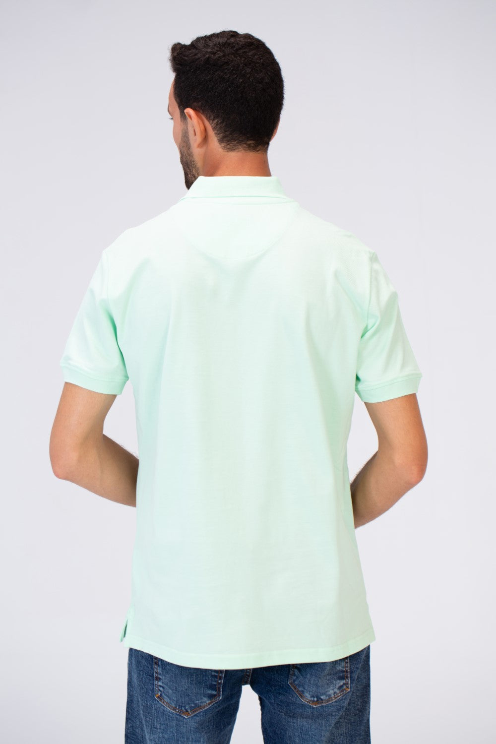 قميص بولو رجالي بقصة عادية مع ياقة وشارة Tomato