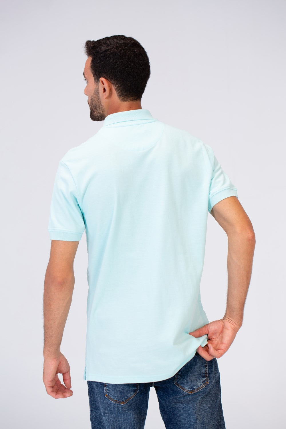 قميص بولو رجالي بقصة عادية مع ياقة وشارة Tomato