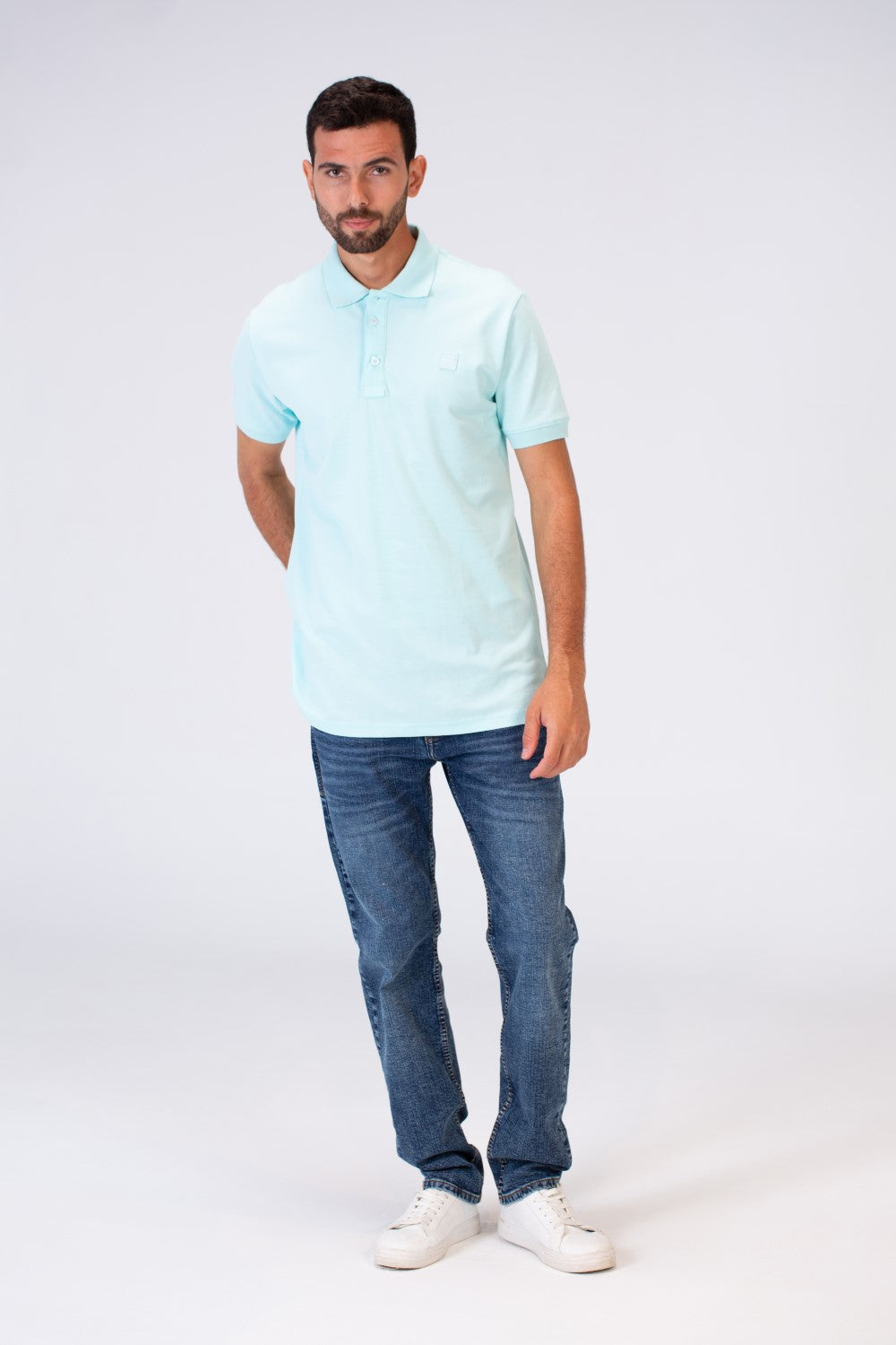 قميص بولو رجالي بقصة عادية مع ياقة وشارة Tomato