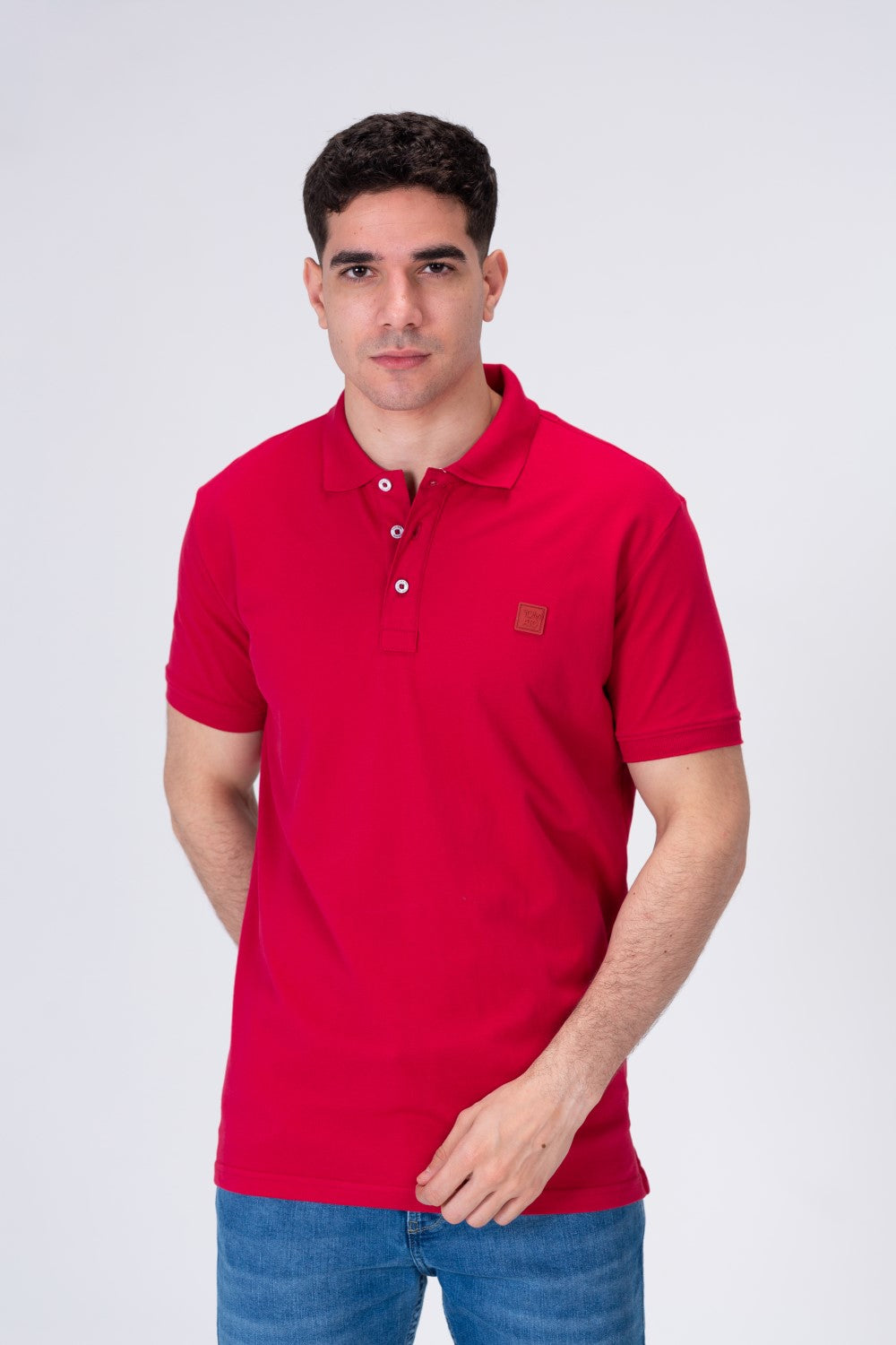 قميص بولو رجالي بقصة عادية مع ياقة وشارة Tomato