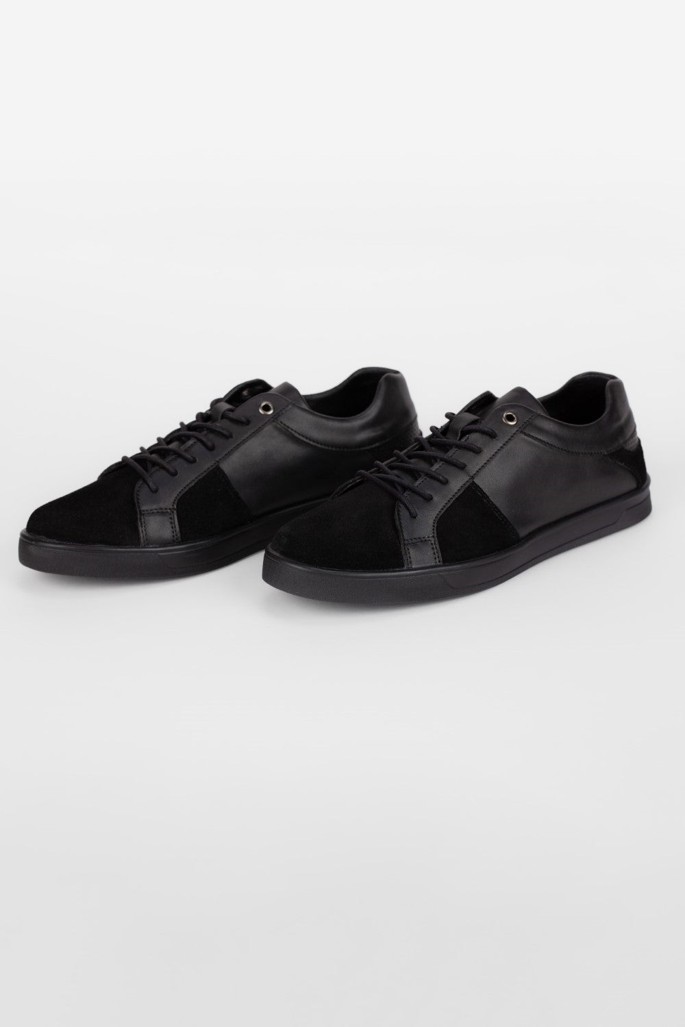 Men's Flat Sole Chamois Casual Shoes With Unique Style