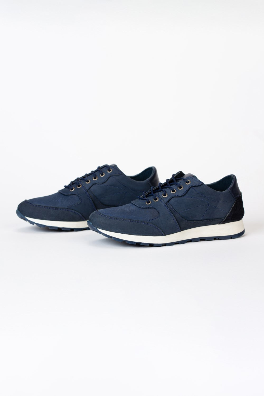 Mens Elegant Shoes Made Of Suede And Leather In A Different Color On The Back