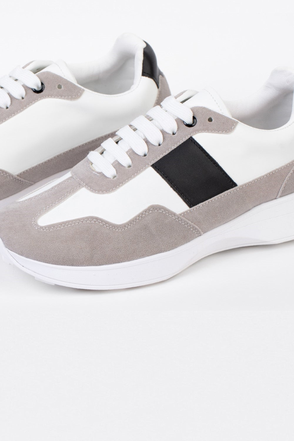 Men's White Suede And Leather Shoes With White Laces In High Quality Material
