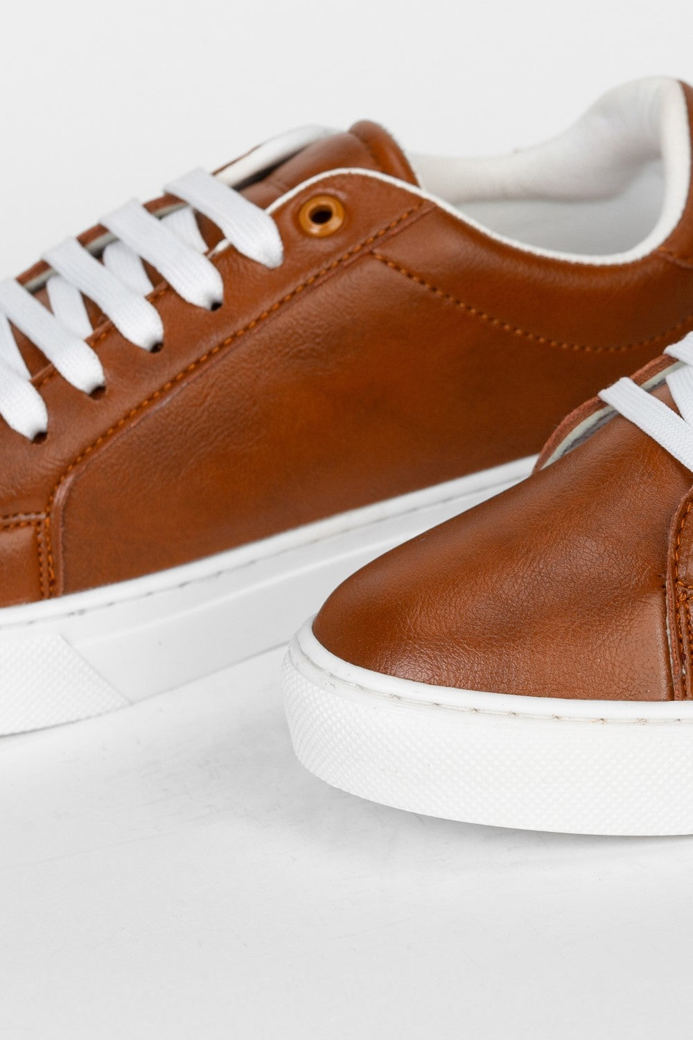 Men's Basic Leather Sneakers Designed With High Quality