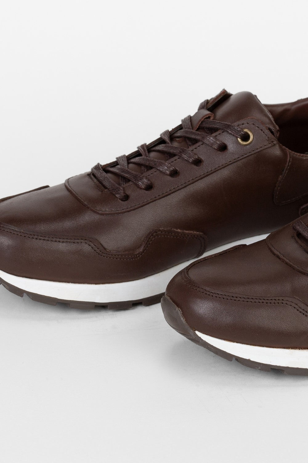 Men's Leather Shoes With An Elegant And Modern Design