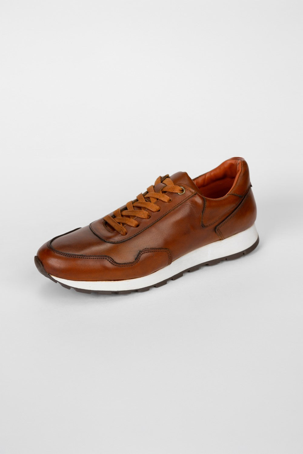 Men's Leather Shoes With An Elegant And Modern Design