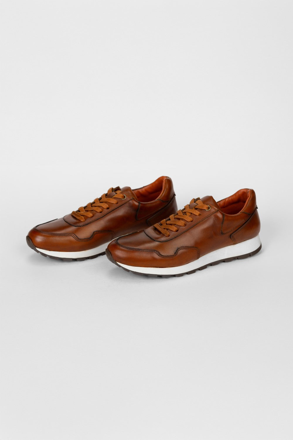 Men's Leather Shoes With An Elegant And Modern Design