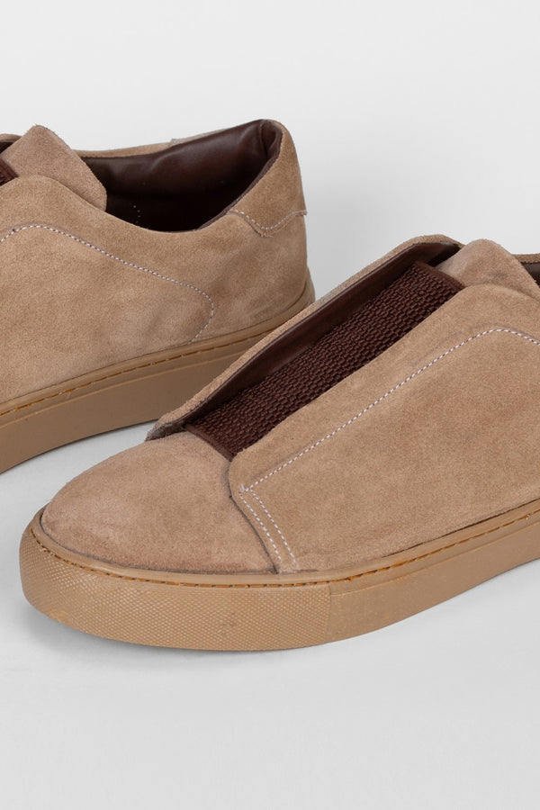 Men's Classic Suede Shoes With A Modern Design