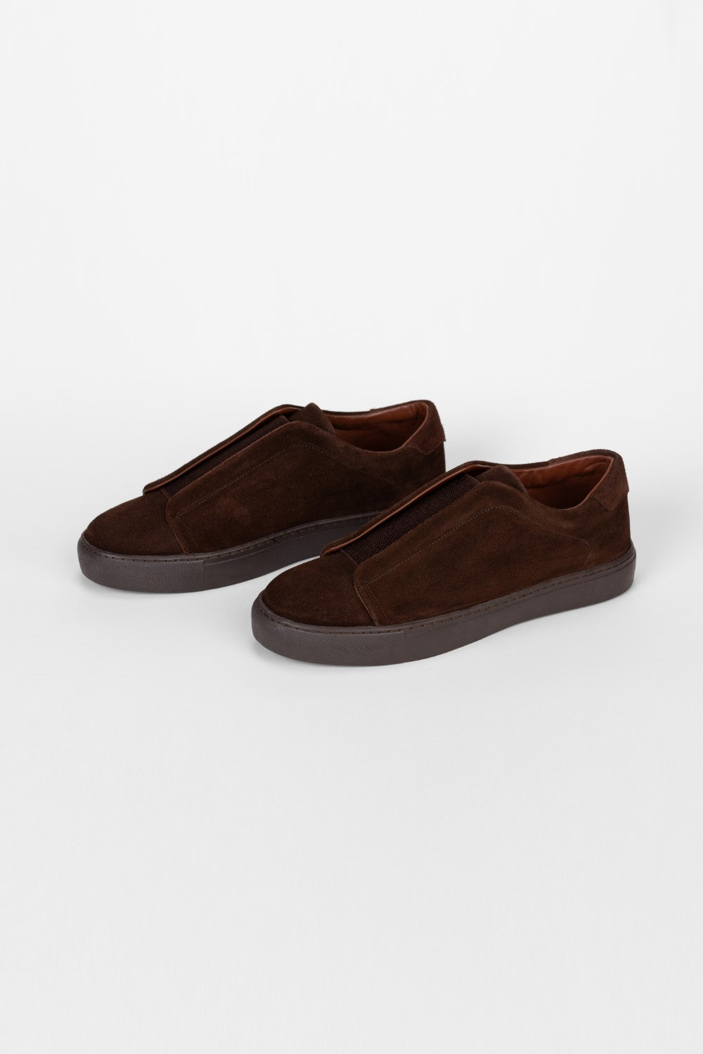 Men's Classic Suede Shoes With A Modern Design