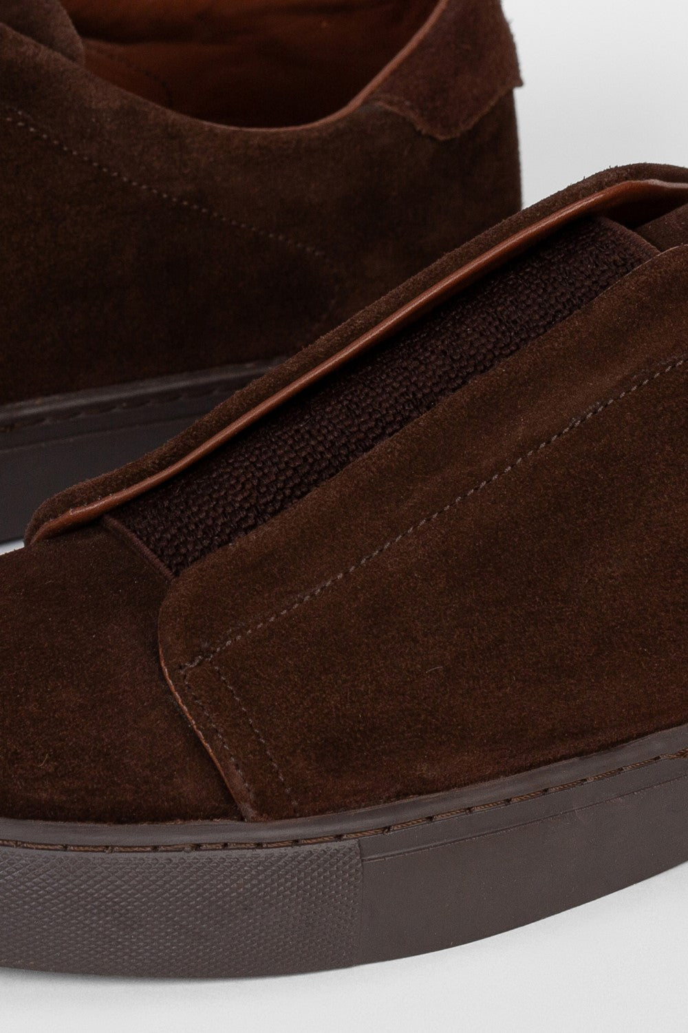 Men's Classic Suede Shoes With A Modern Design
