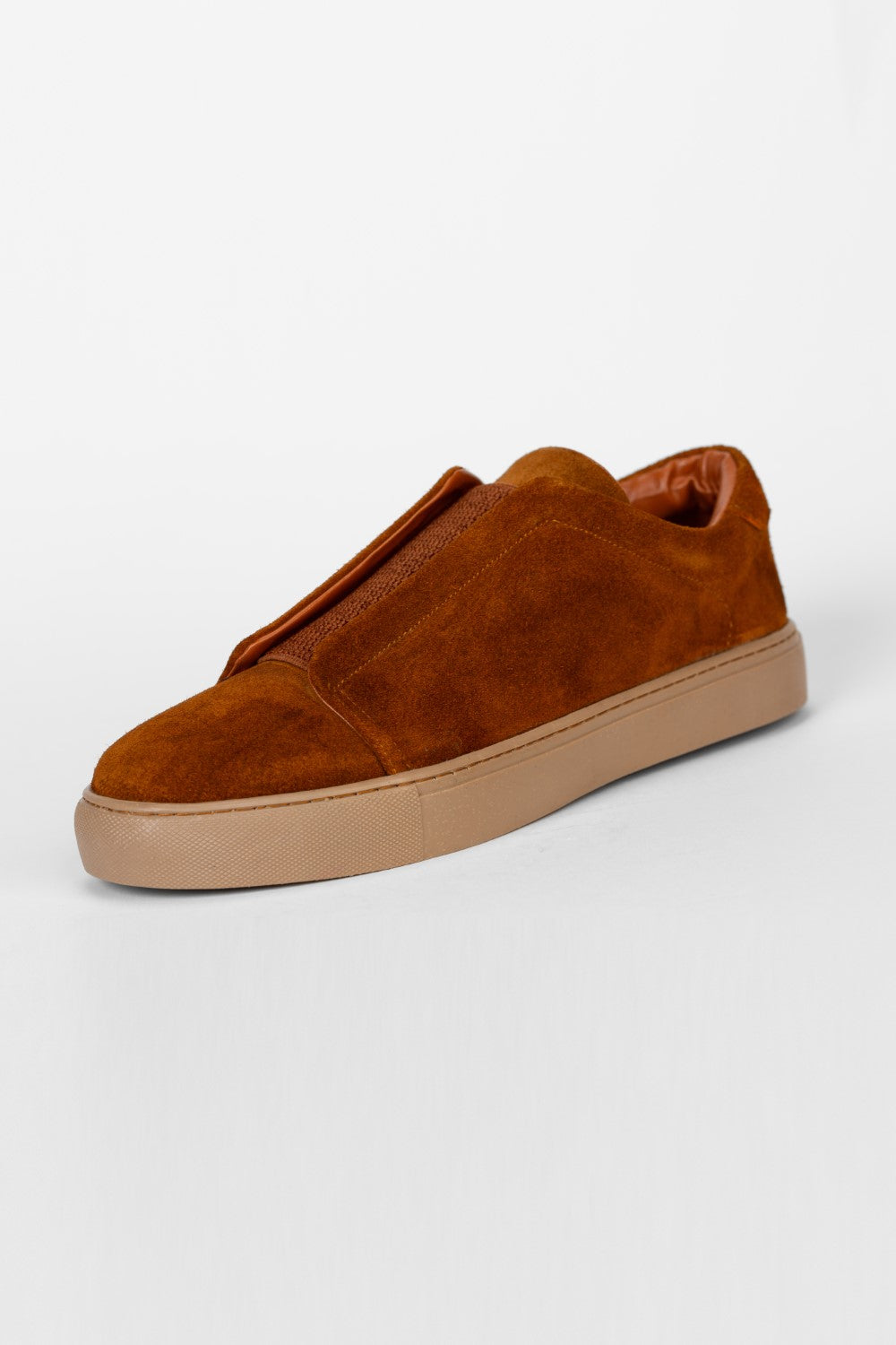 Men's Classic Suede Shoes With A Modern Design