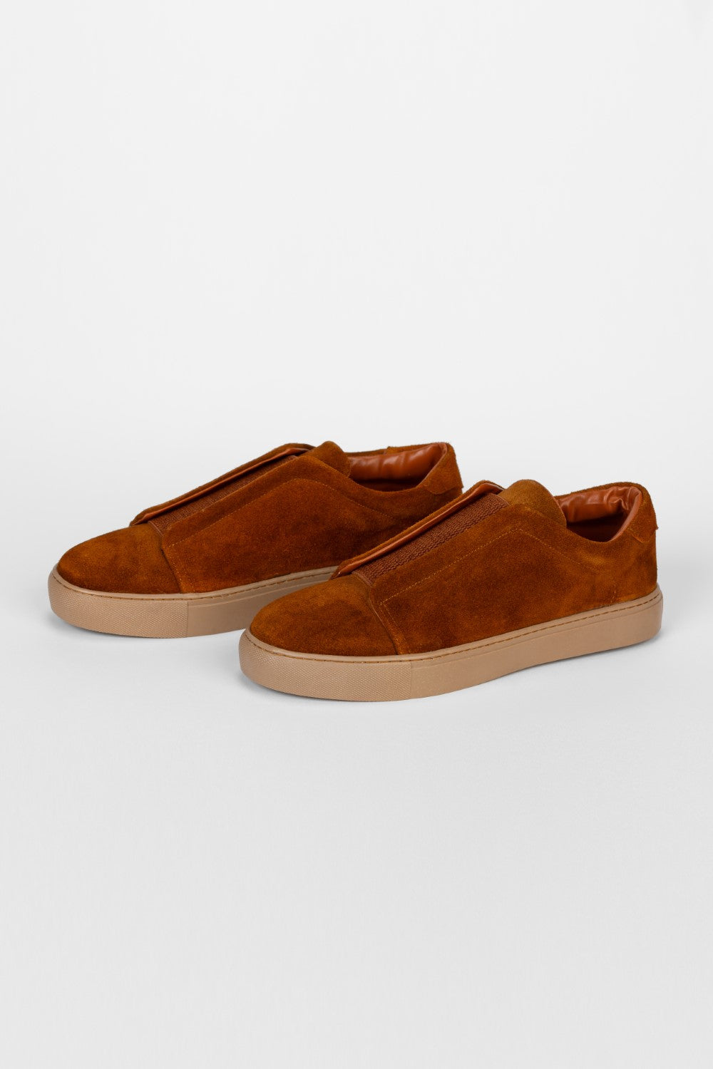 Men's Classic Suede Shoes With A Modern Design