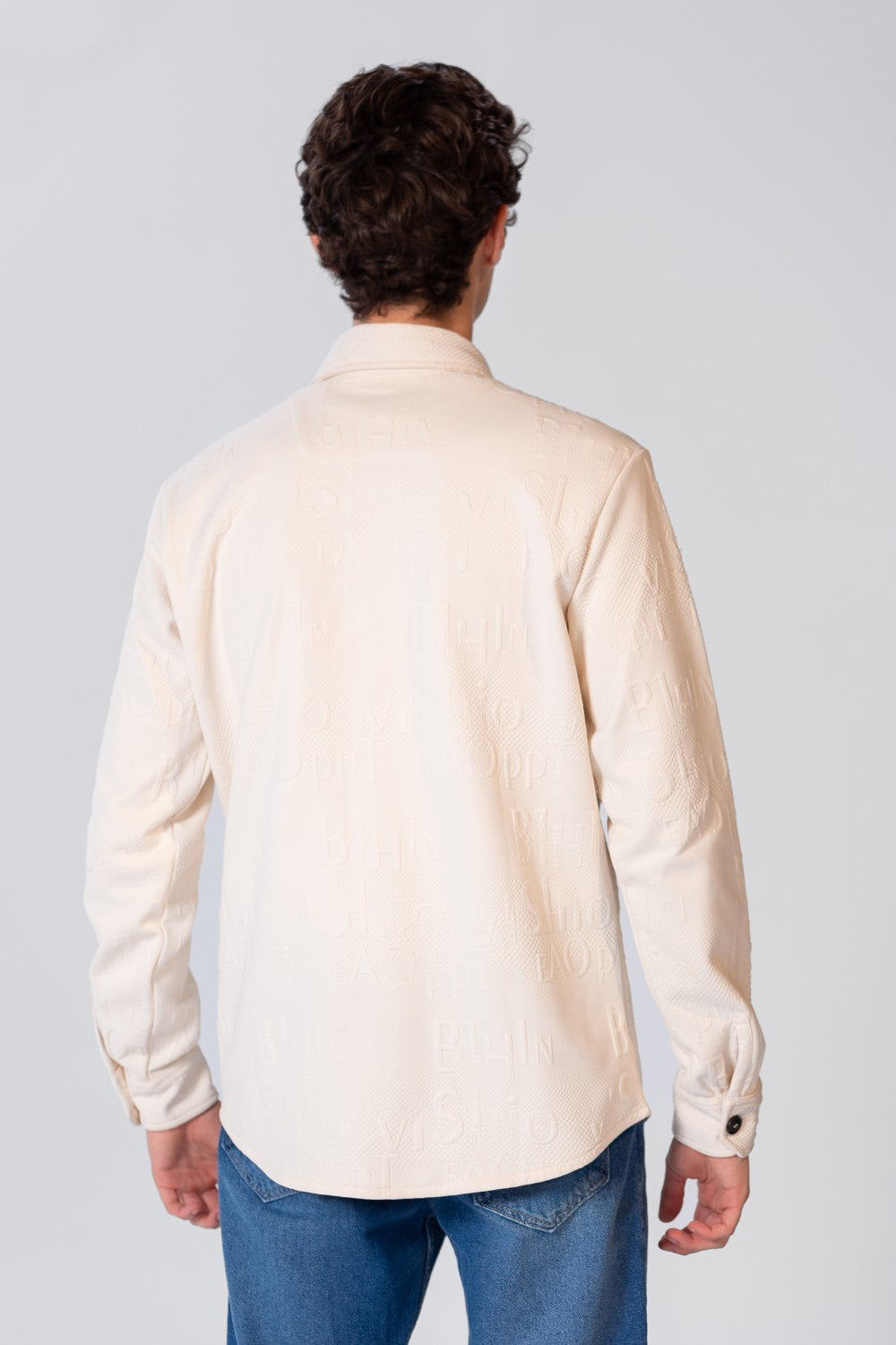 Men's Button Front Shirt With A Prominent Print And Pockets