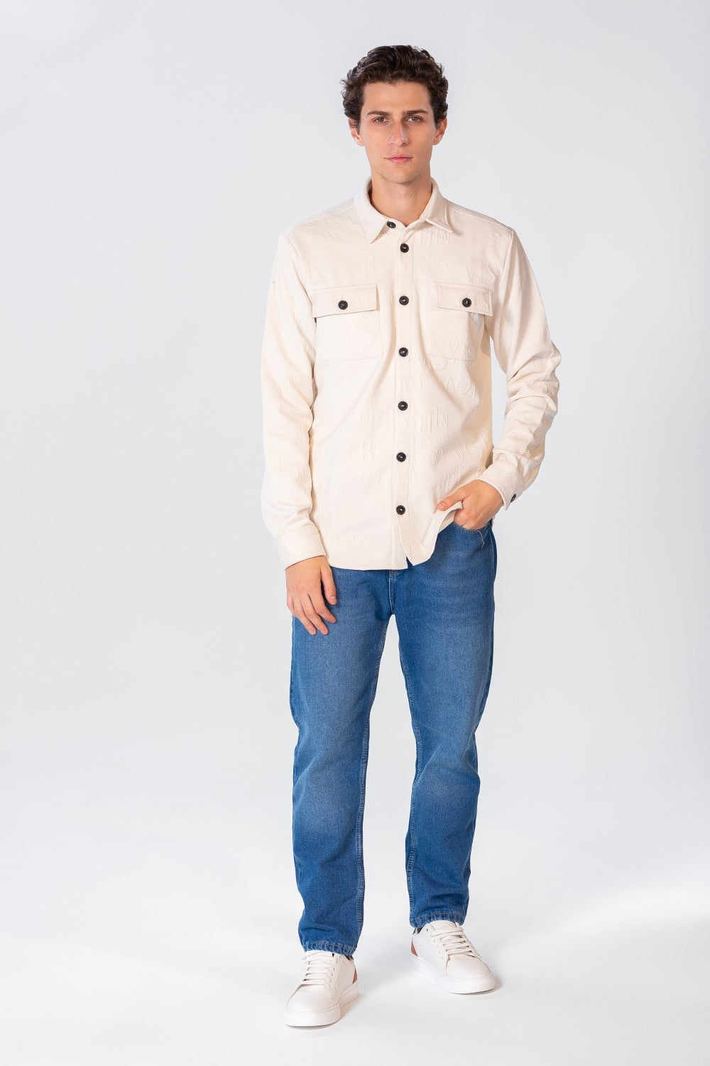 Men's Button Front Shirt With A Prominent Print And Pockets