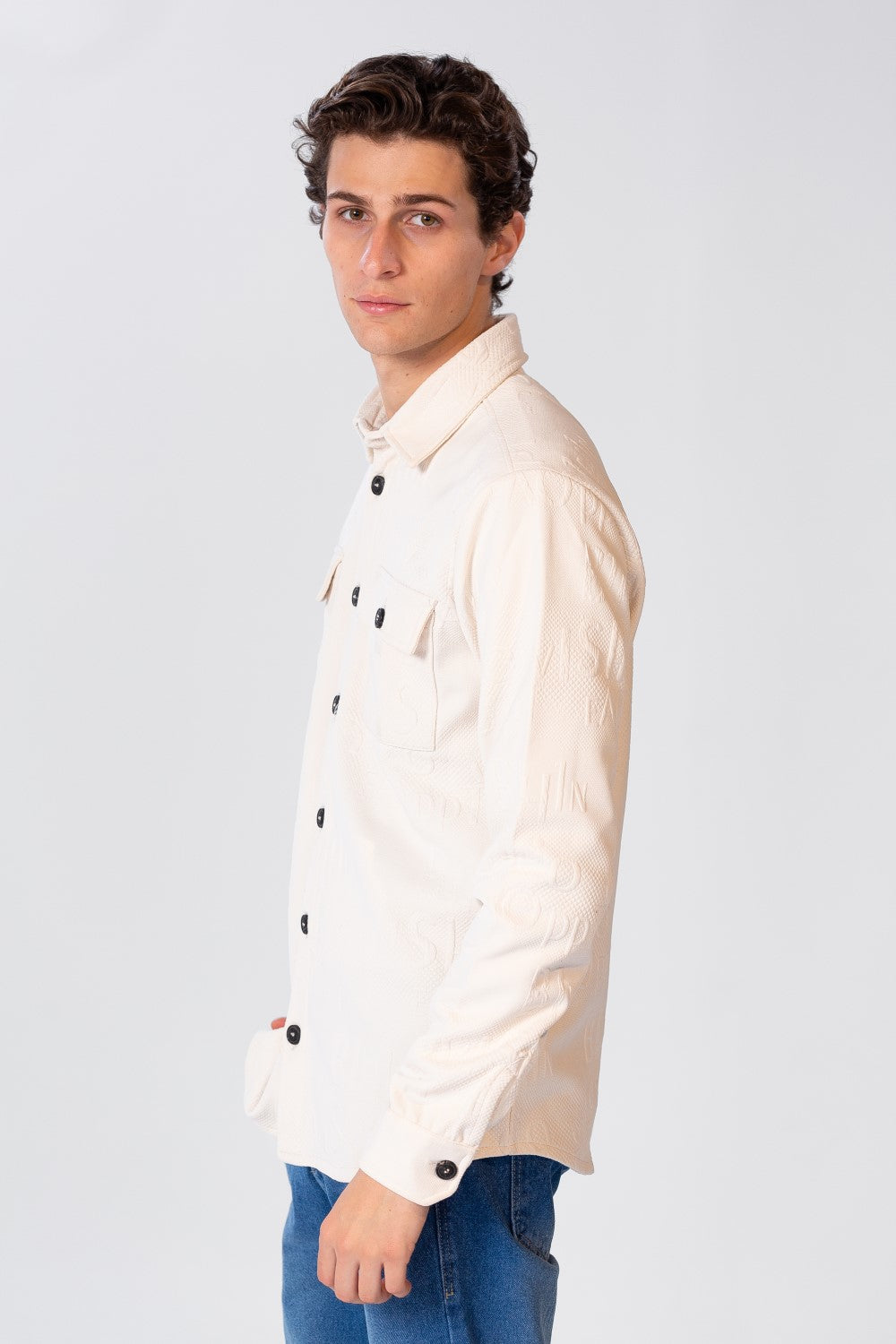 Men's Button Front Shirt With A Prominent Print And Pockets