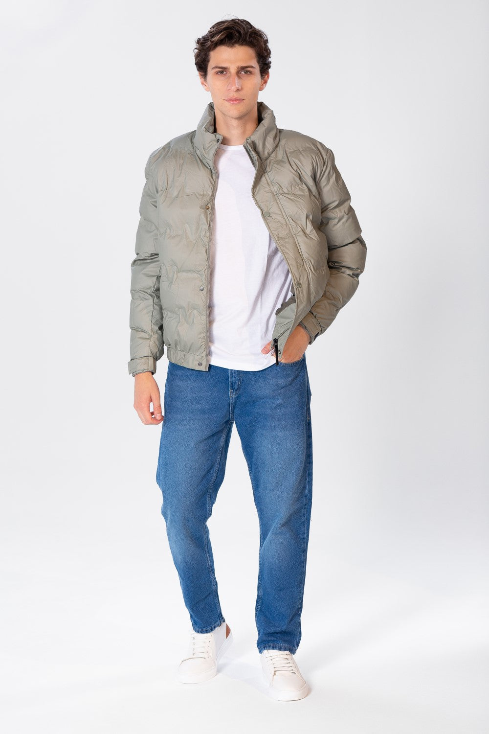 Men's Waterproof Puffer Jacket With Pockets And Zippers