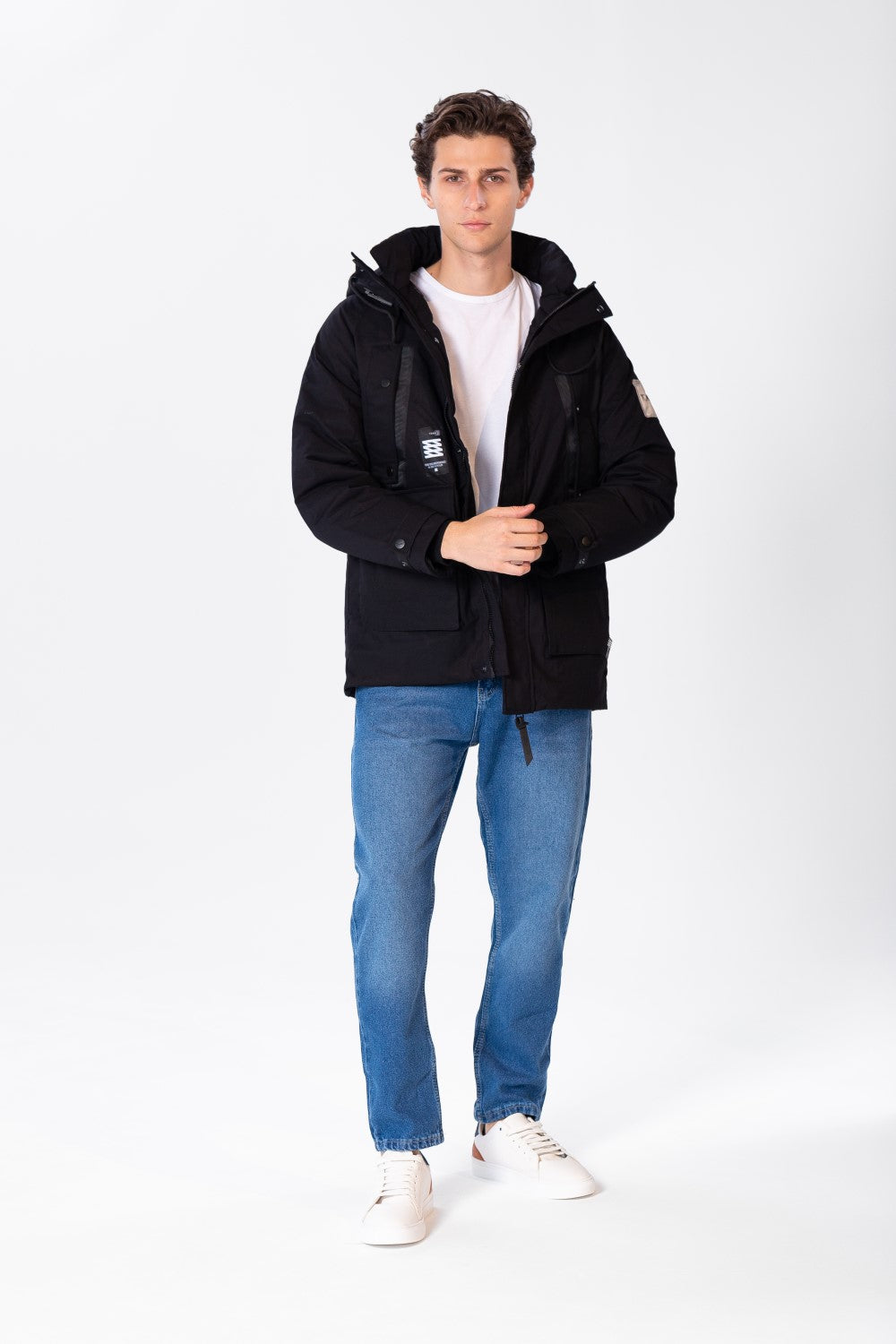 Men's Waterproof Puffer Jacket With Pockets In Modern Design