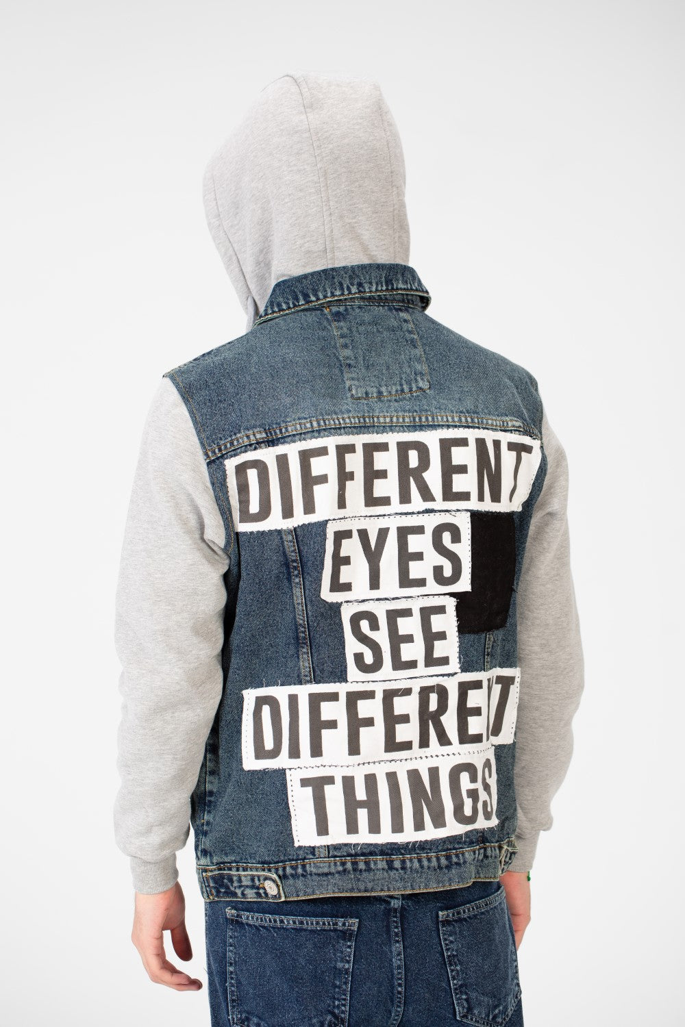 Men's Back Text Print Denim Jacket With Melton Sleeves And Hood