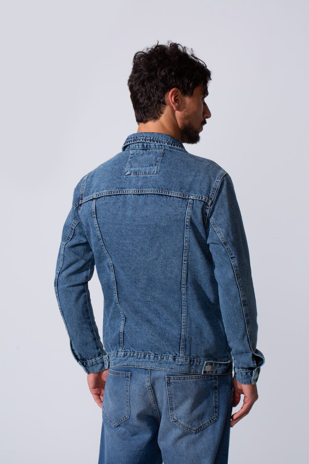 Men's Slim Fit Jeans Denim Jacket With Essential Details And Long Sleeves