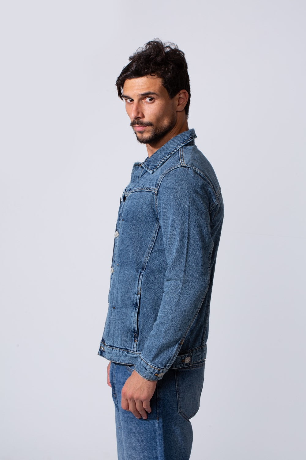 Men's Slim Fit Jeans Denim Jacket With Essential Details And Long Sleeves