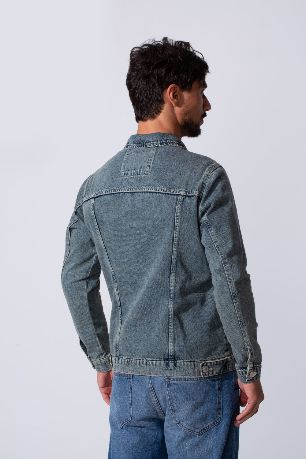 Men's Slim Fit Jeans Denim Jacket With Essential Details And Long Sleeves