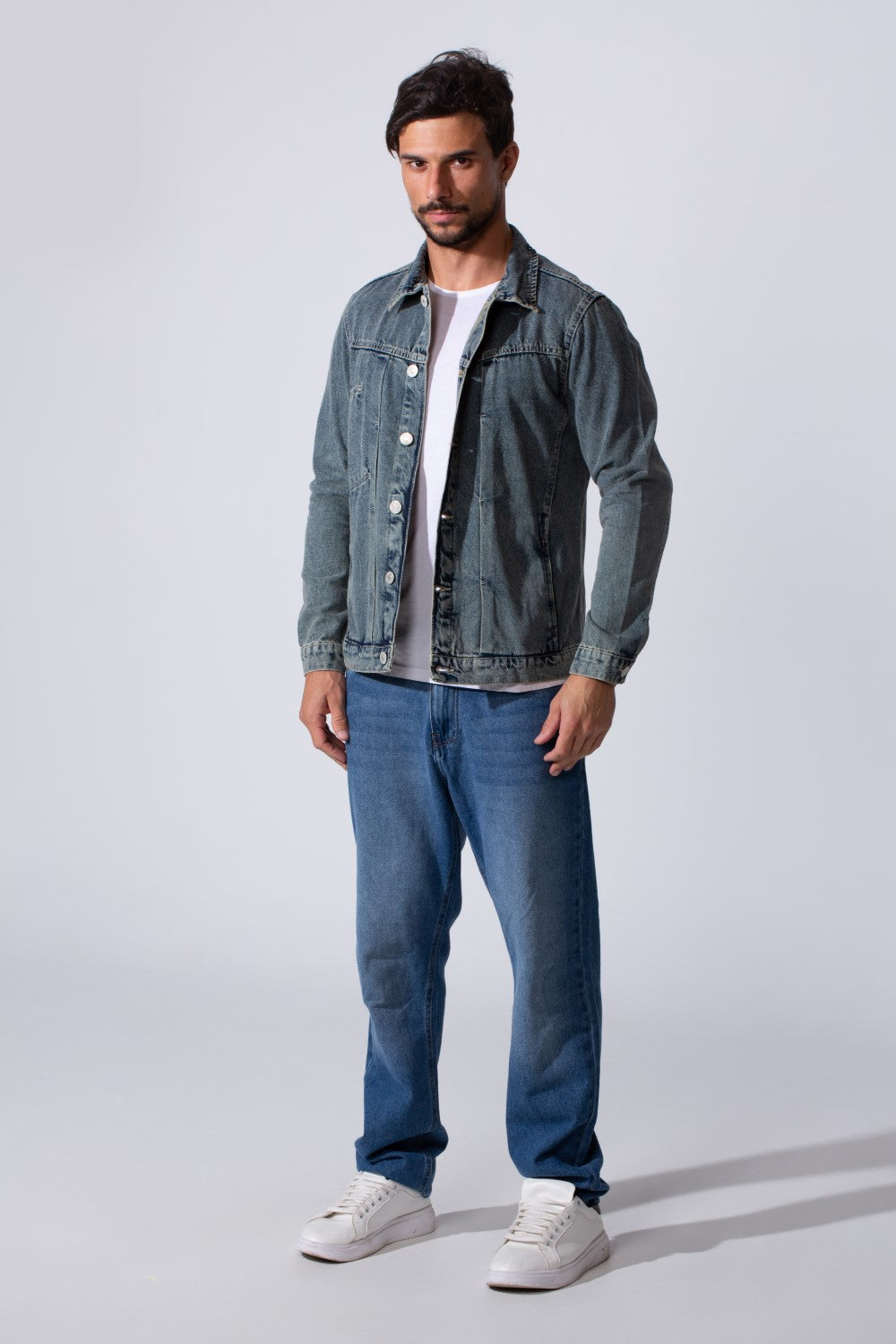 Men's Slim Fit Jeans Denim Jacket With Essential Details And Long Sleeves