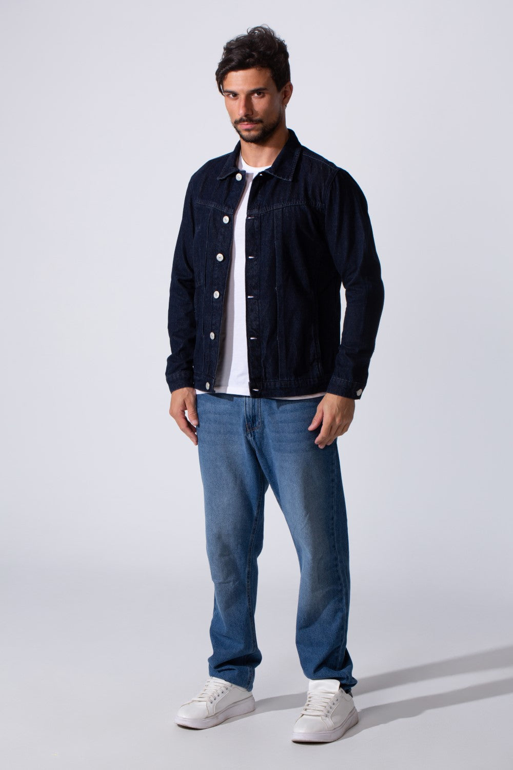 Men's Slim Fit Jeans Denim Jacket With Essential Details And Long Sleeves