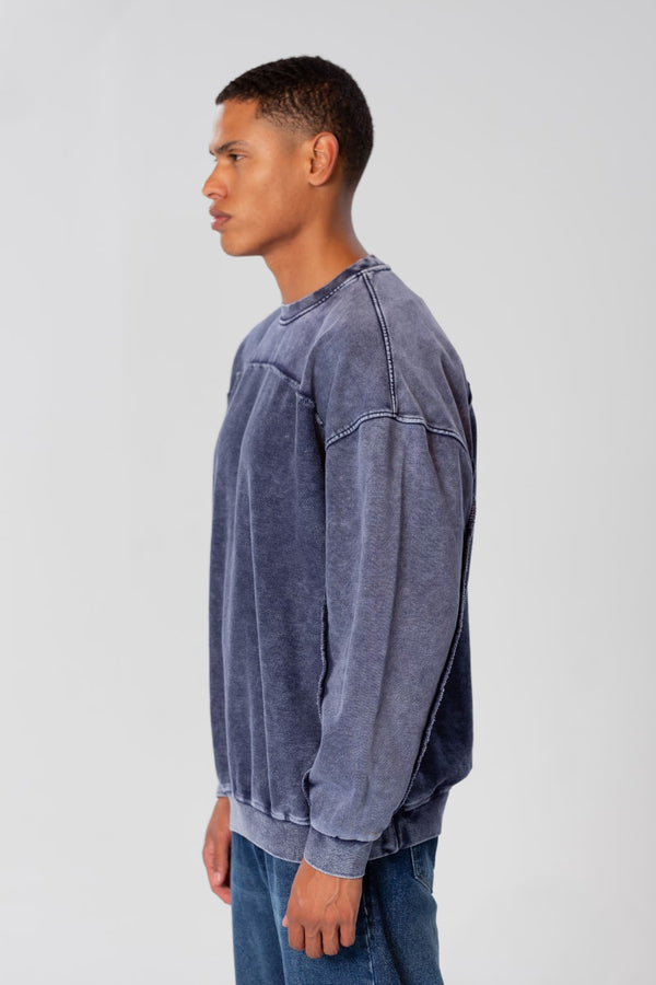 Men's Basic Oversize Sweatshirt With A Round Neck And A Modern Fit