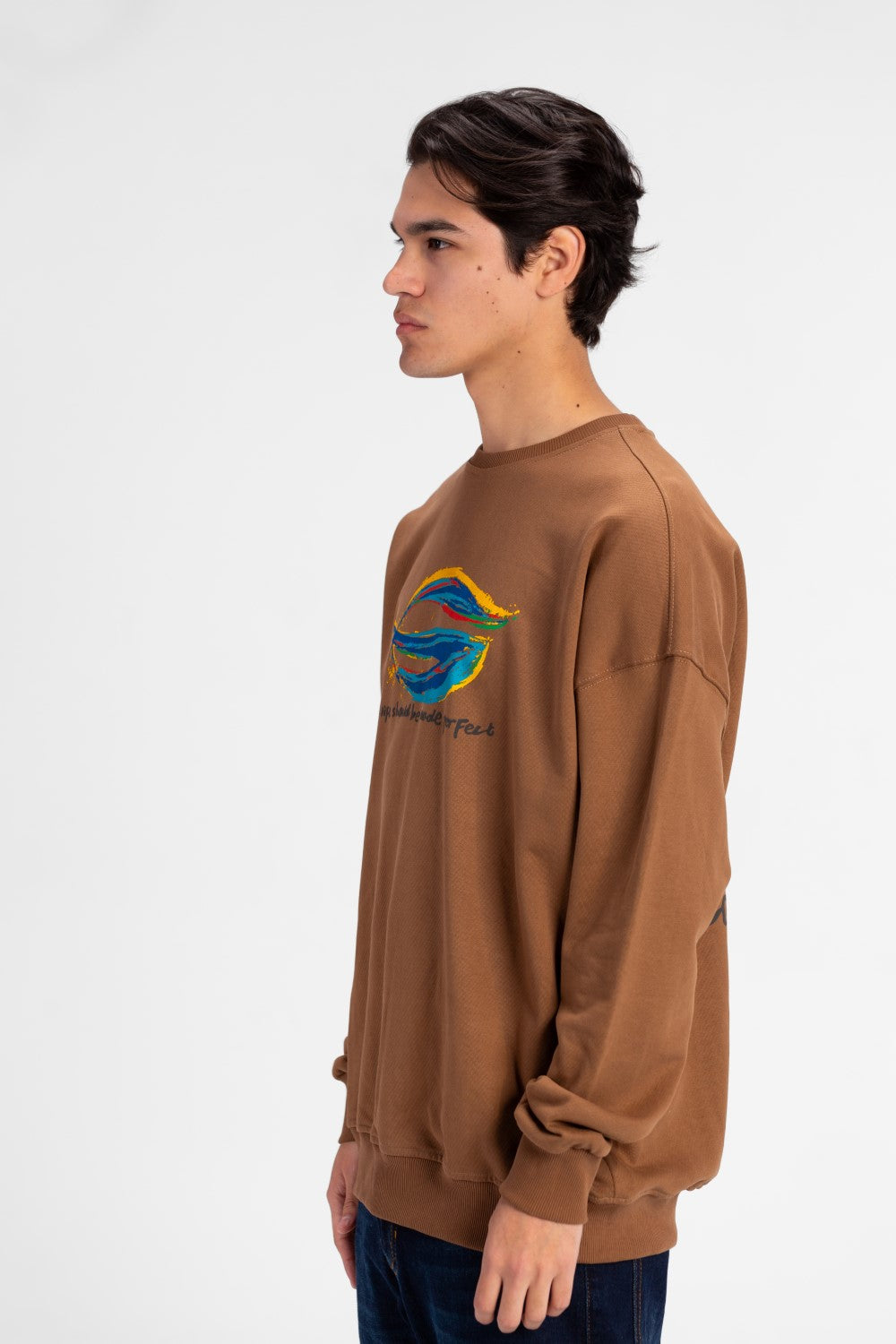 سويت شيرت برقبة دائرية مطبوع بمقاس واسع للرجال