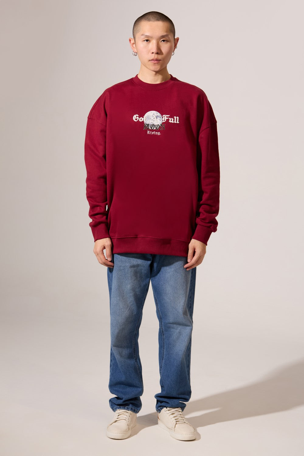 Men's Crew Neck Regular Fit Sweatshirt With A Front Moon Print