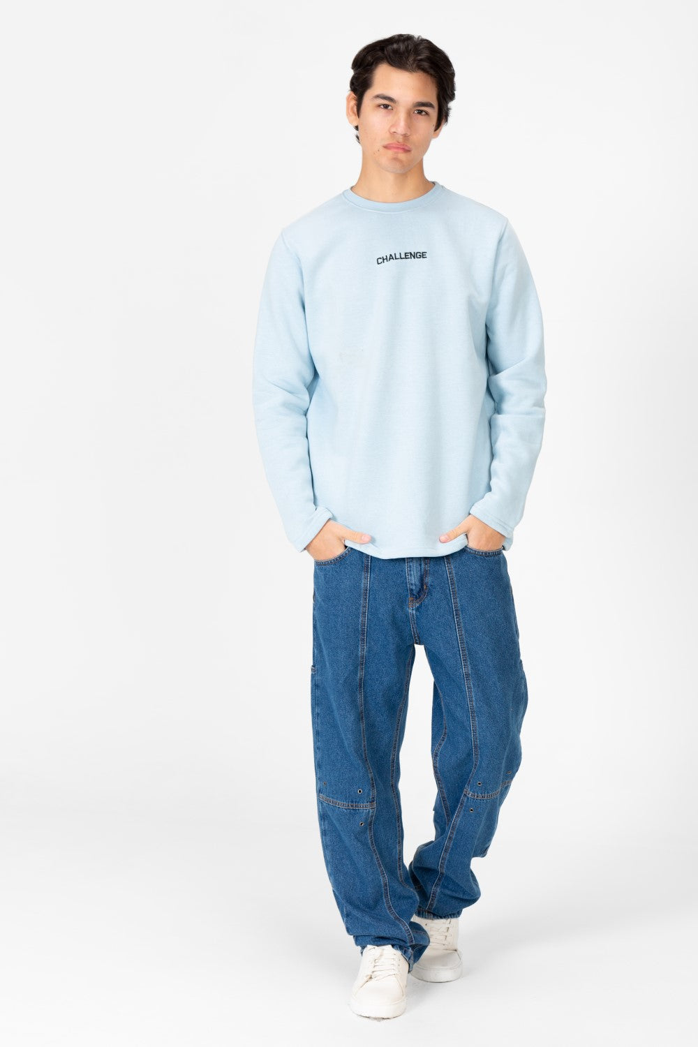 سويت شيرت رجالي بياقة دائرية مع طباعة نصية