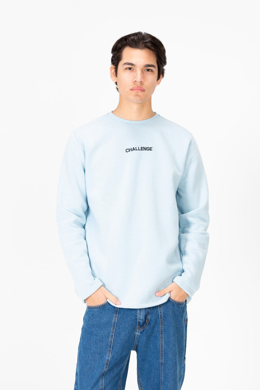 سويت شيرت رجالي بياقة دائرية مع طباعة نصية