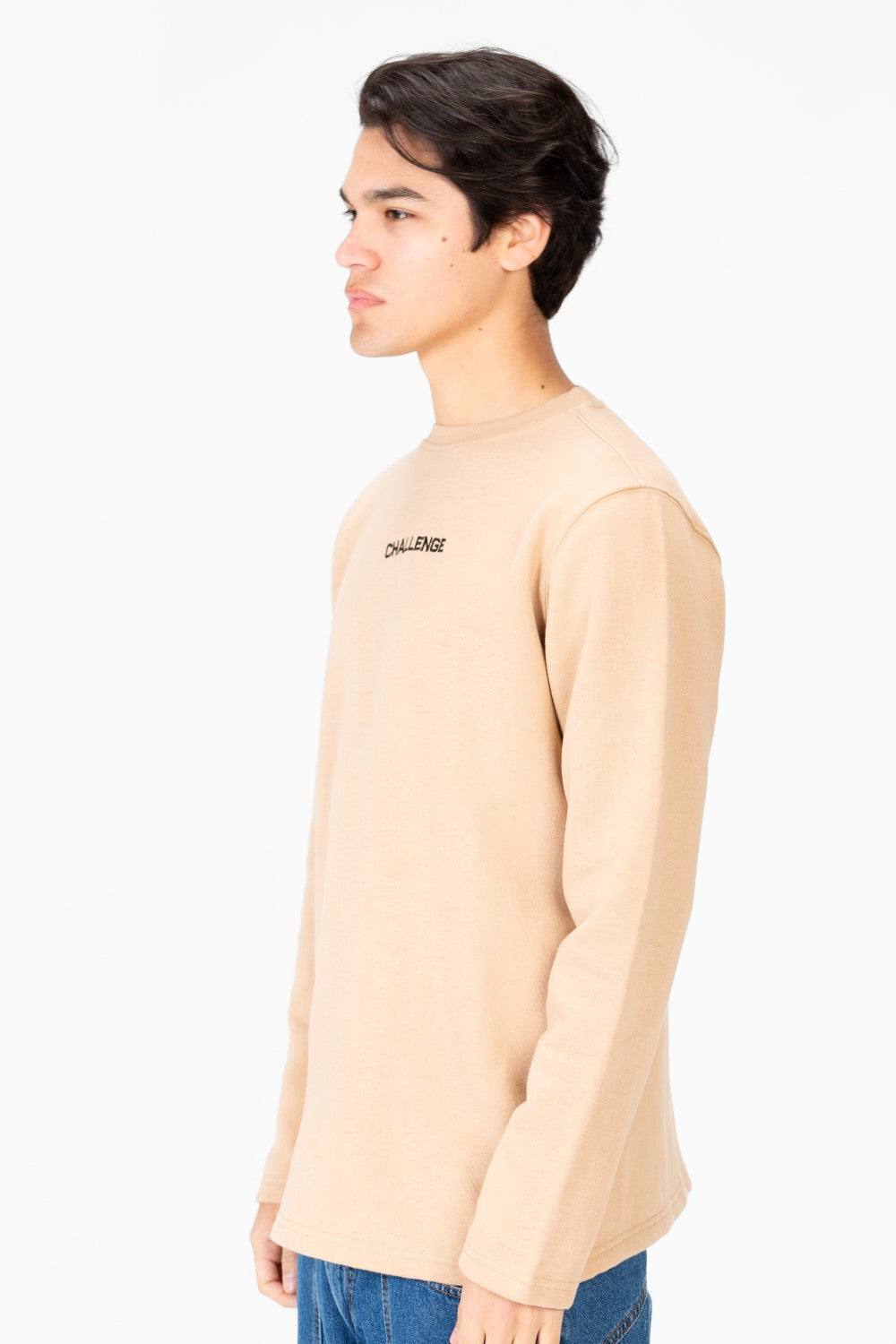 سويت شيرت رجالي بياقة دائرية مع طباعة نصية