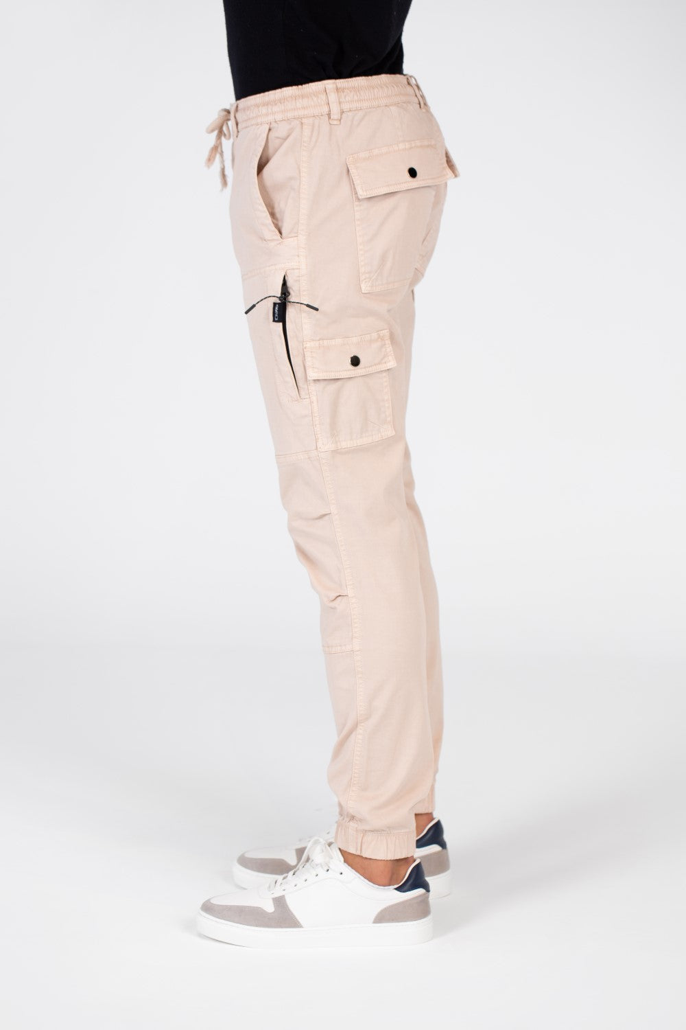 Men's Gabardine Sherwal Pants With A Modern Fit And Basic Details
