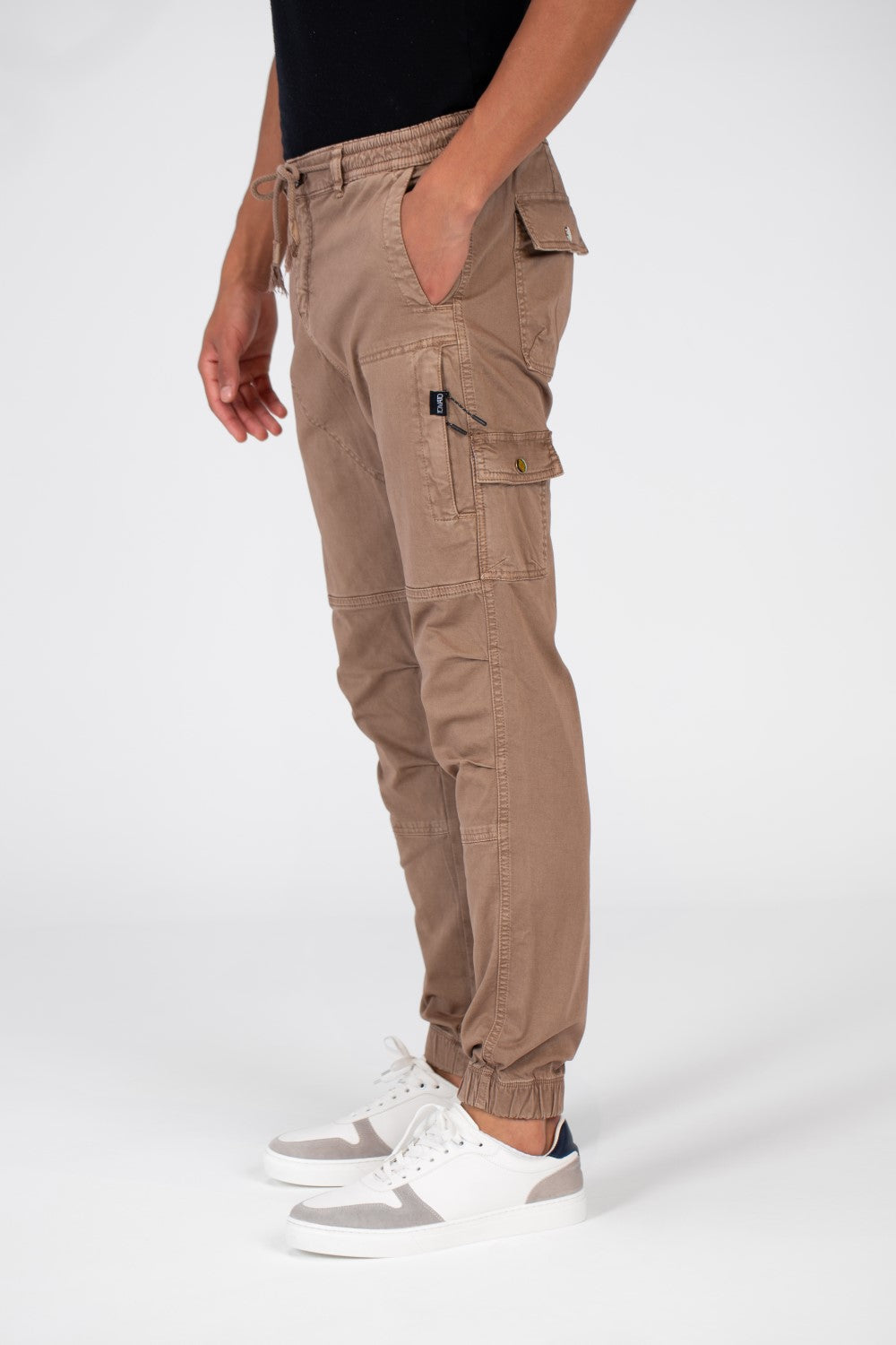Men's Gabardine Sherwal Pants With A Modern Fit And Basic Details