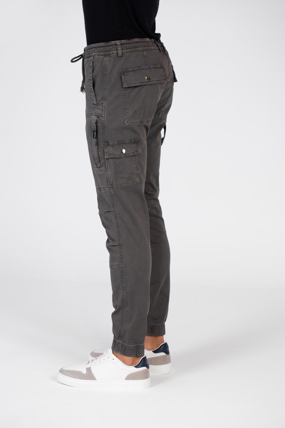 Men's Gabardine Sherwal Pants With A Modern Fit And Basic Details
