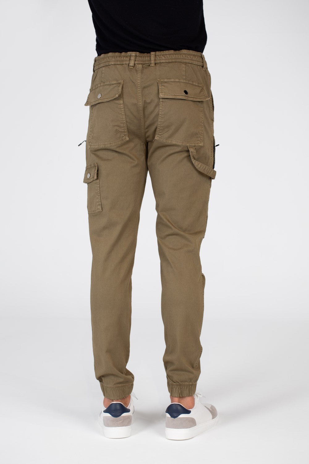 Men's Gabardine Sherwal Pants With A Modern Fit And Basic Details