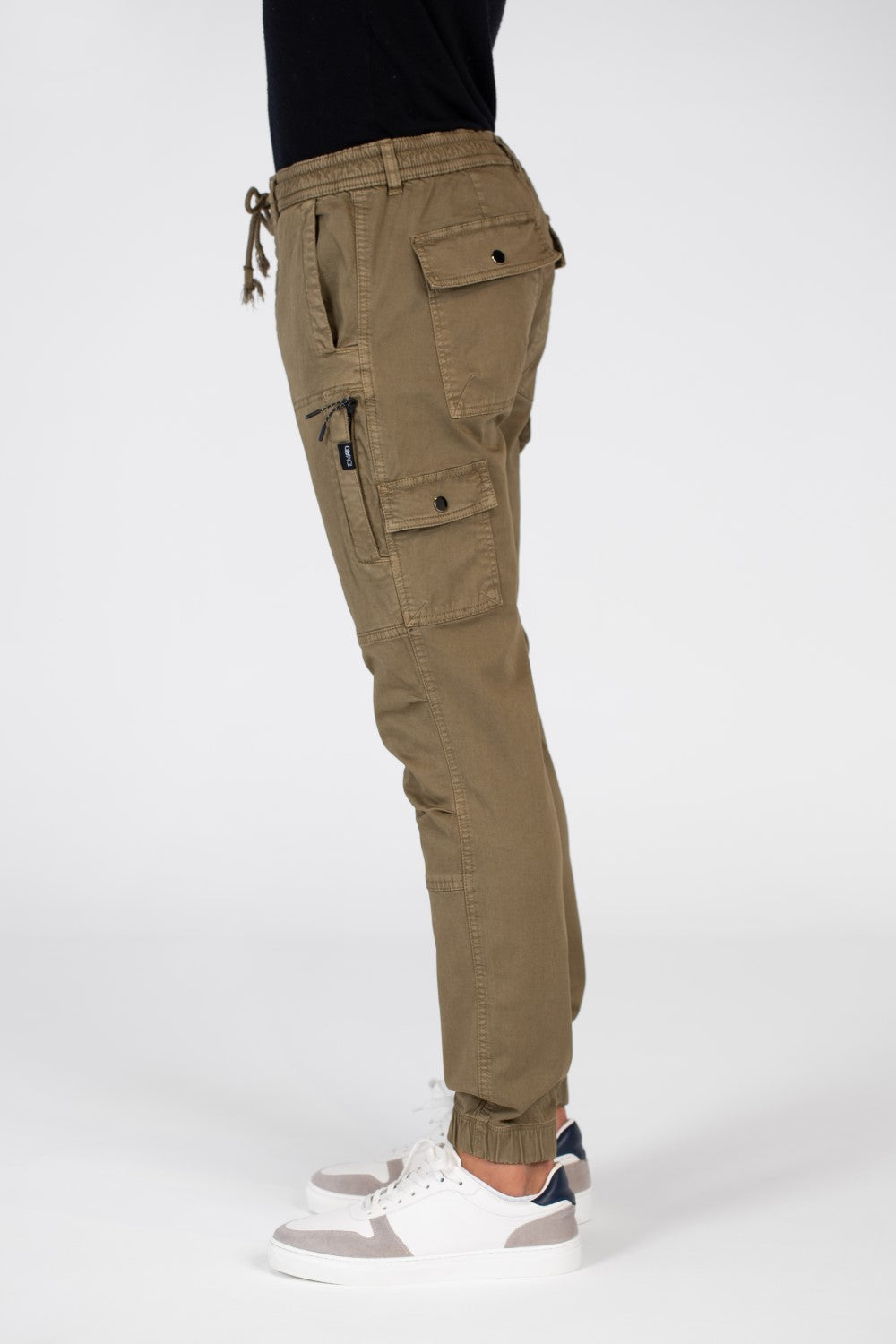Men's Gabardine Sherwal Pants With A Modern Fit And Basic Details