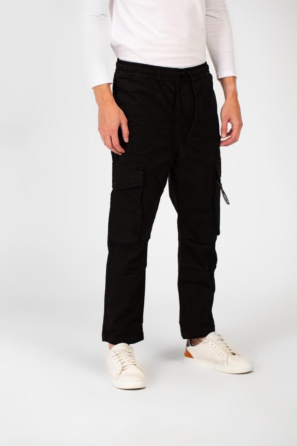 Men's Modern Gabardine Shewal Pants With A Drawstring Waist And Basic Details