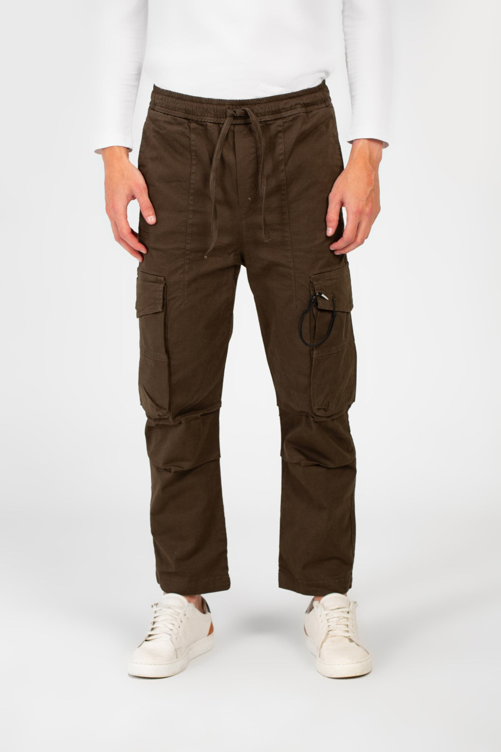 Men's Modern Gabardine Shewal Pants With A Drawstring Waist And Basic Details