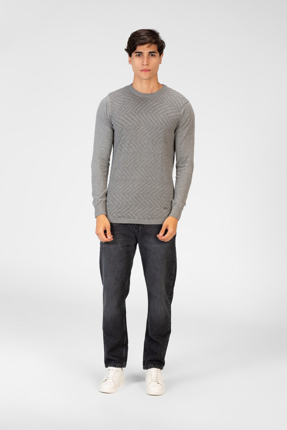 Men's Basic Plain Pullover With A Round Neck In Comfortable Material