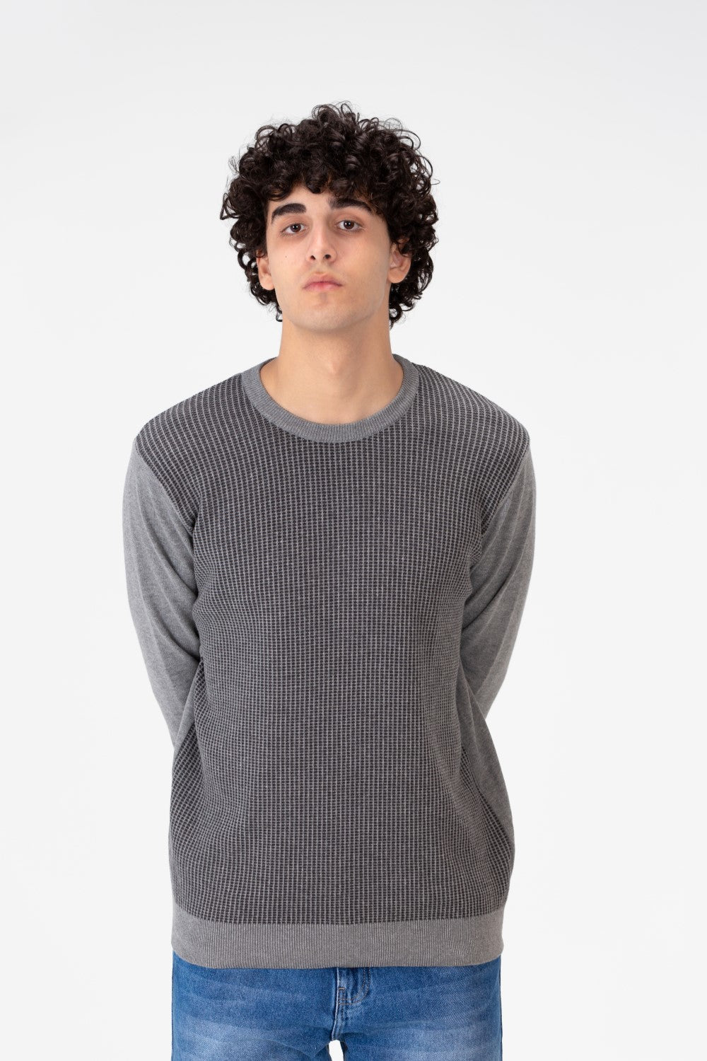 Men's Basic Pullover Made Of Cotton Material With A Round Neck And Long Sleeves