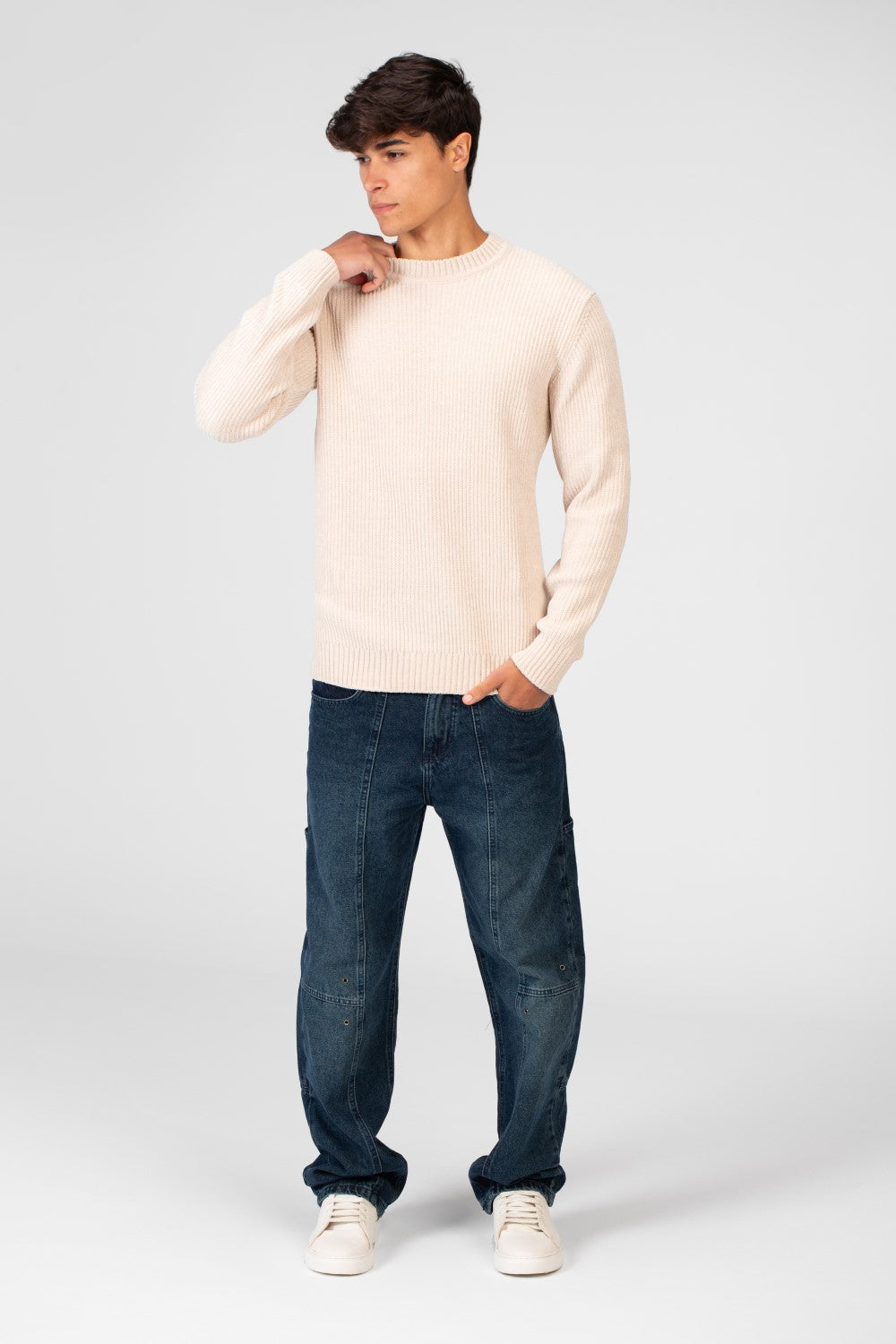 Men's Velvet Pullover With Round Neck And Long Sleeves